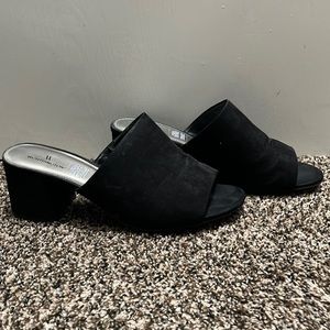 Size 9 low heels